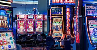 shwem9 App မိုဘိုင်းဖြင့် Live Casino Sportsbook Slots MMK ကစားနိုင်